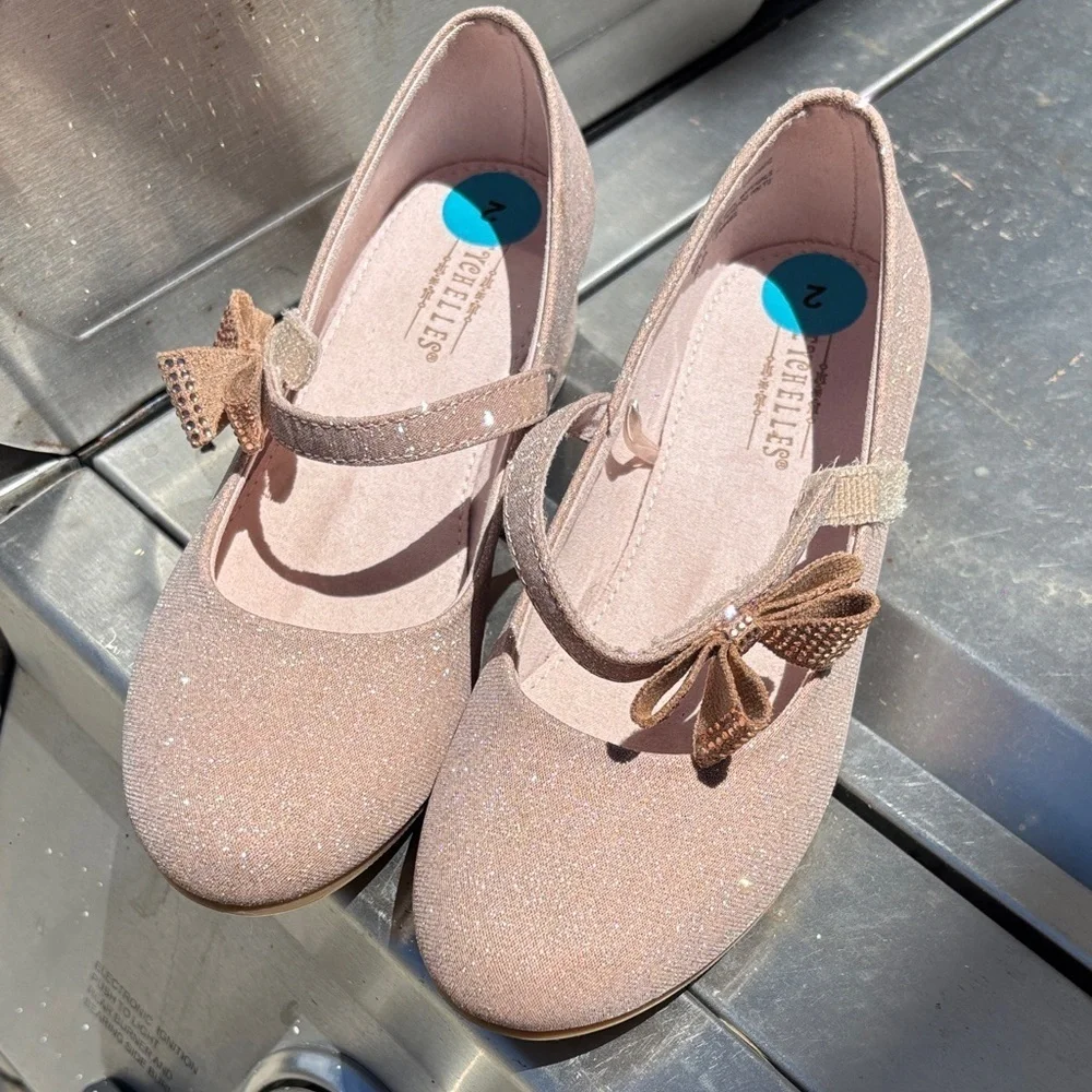 Seychelles Sparkly Tan Kids Dress Shoes Size 2